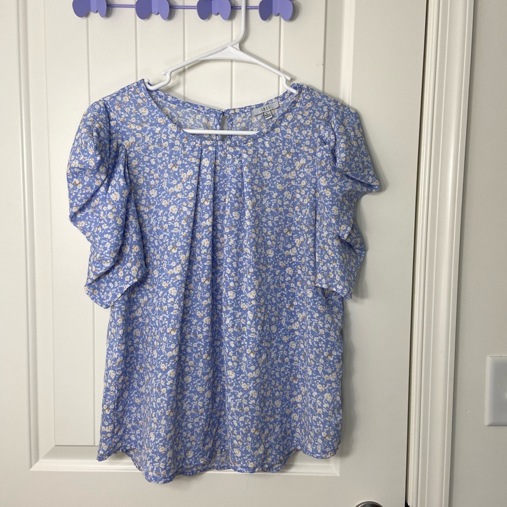 Iris women’s light purple ruffle‎ sleeve button neck loose relaxed floral blouse